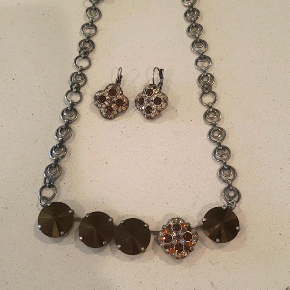 Necklace and earrings set